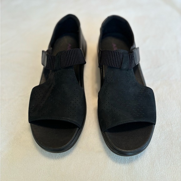 NWOT Aravon Duxbury T-Strap Black Sandal Size 6.5 - Picture 8 of 9